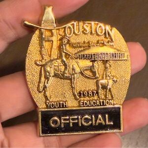 Vintage 1987 Houston Livestock Show & Rodeo OFFICIAL Committee Pin